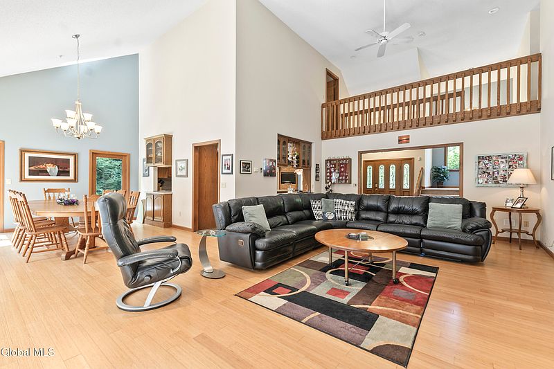 3rd image of 82 Pickle Hill Road
