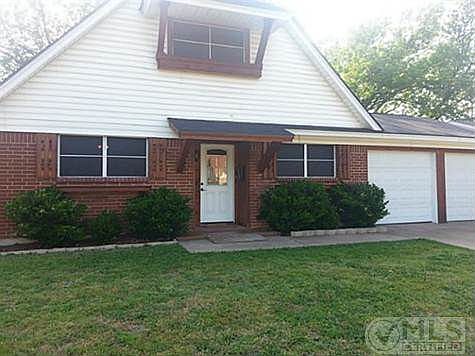 1st image of 208 SE Gardens Blvd