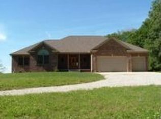 8224 E 400 S, Carthage, IN 46115