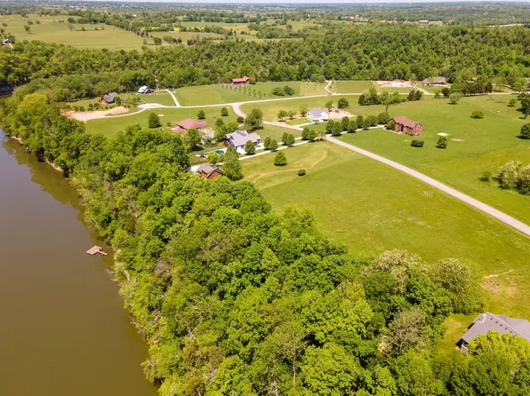 190 Lakeside Dr, Lancaster, KY 40444