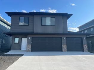 1037 60th Ave W, West Fargo, ND