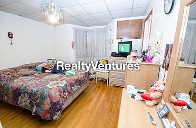 2nd image of 518 Saratoga St #1