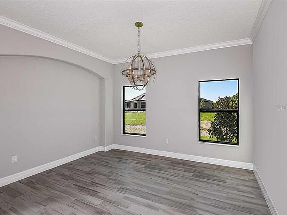 3rd image of 2660 Lake Manor Dr