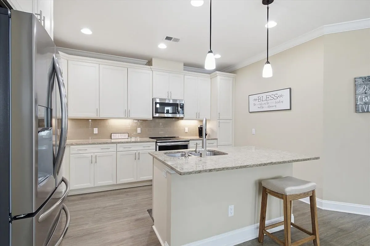 432 Summertime Pl — Photo 3