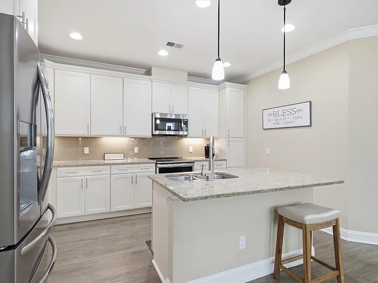 432 Summertime Pl — Photo 3