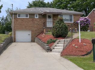 466 Balconade Dr, Pittsburgh, PA