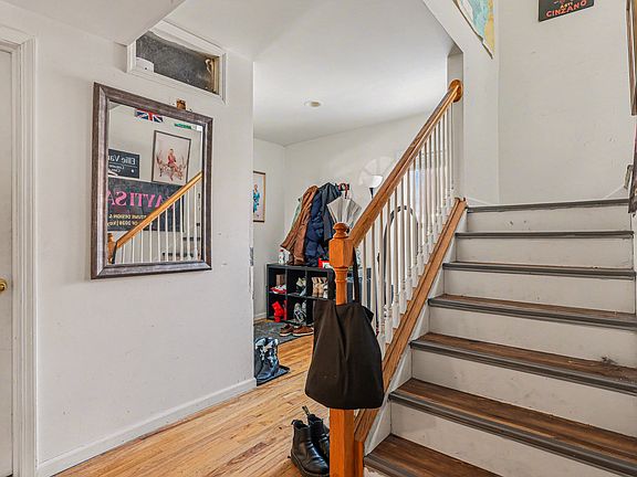 2nd image of 412 N Thayer St