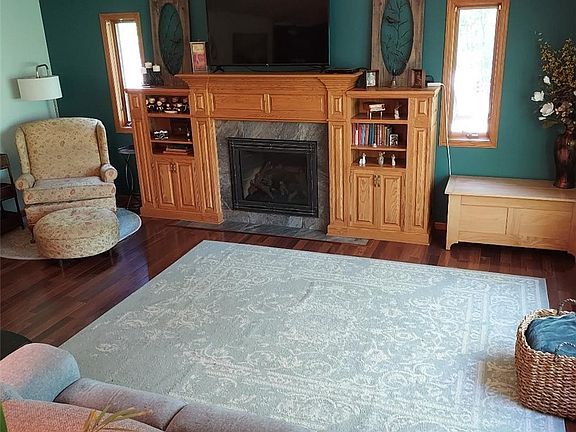 2nd image of 303 185th Street