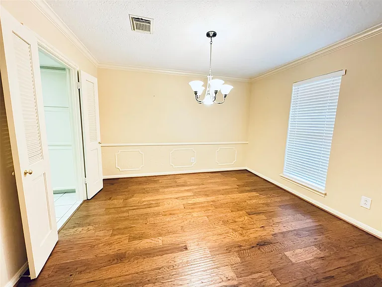 13935 Saint Marys Ln — Photo 4