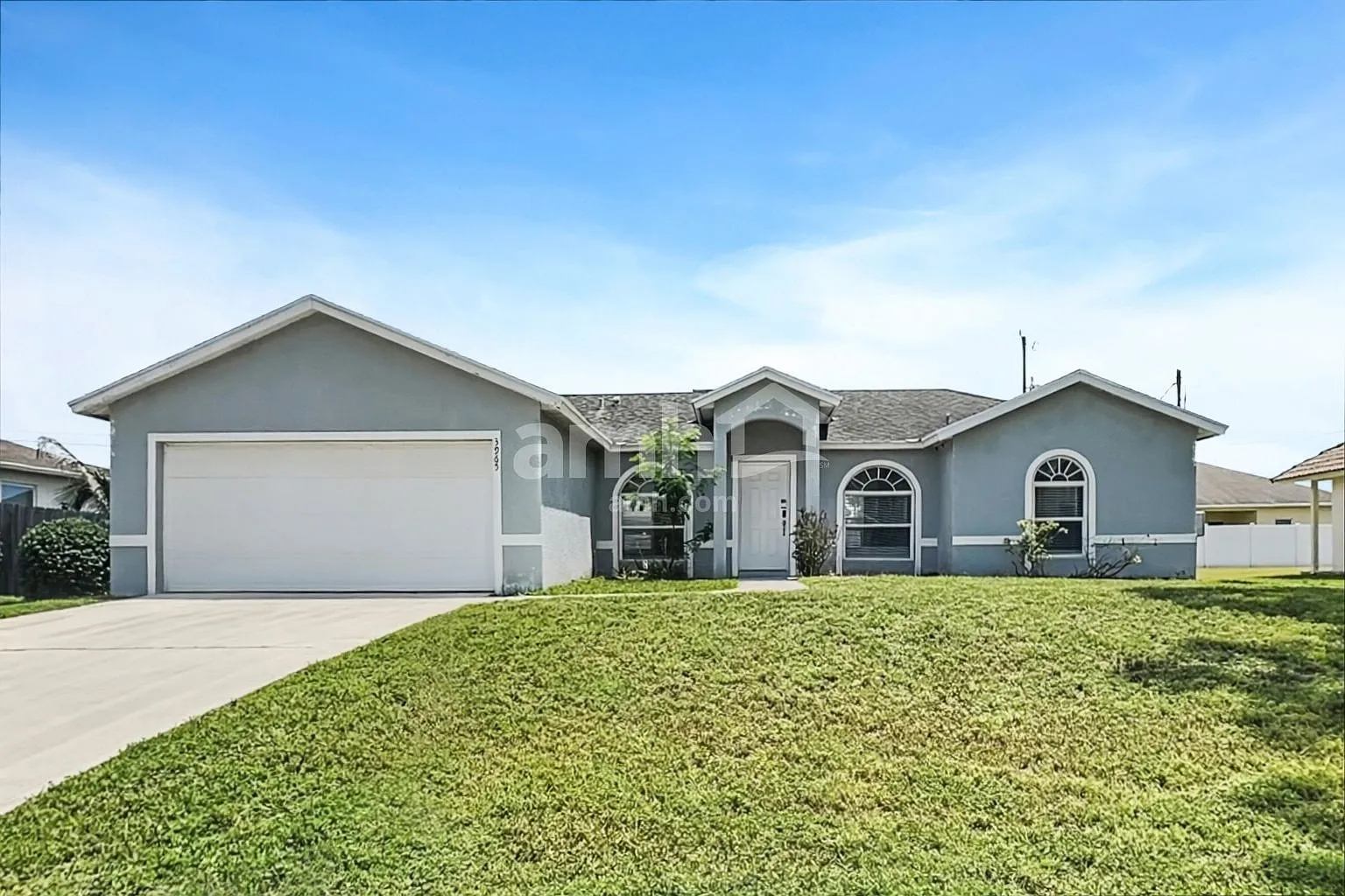 3 bed, 2.0 bath, 1492 sqft, $2,315 — Photo 1