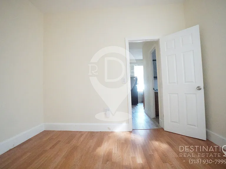 429 48th St #3 — Photo 11