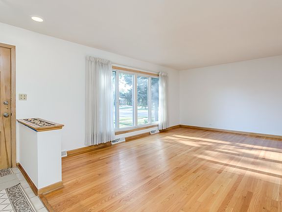 4th image of 713 Timothy Ln