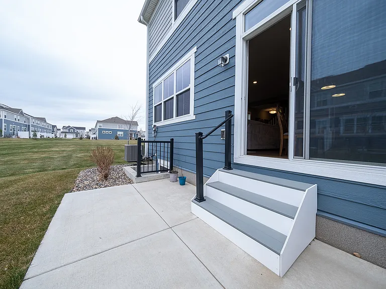 18371 Glastonbury Dr — Photo 28