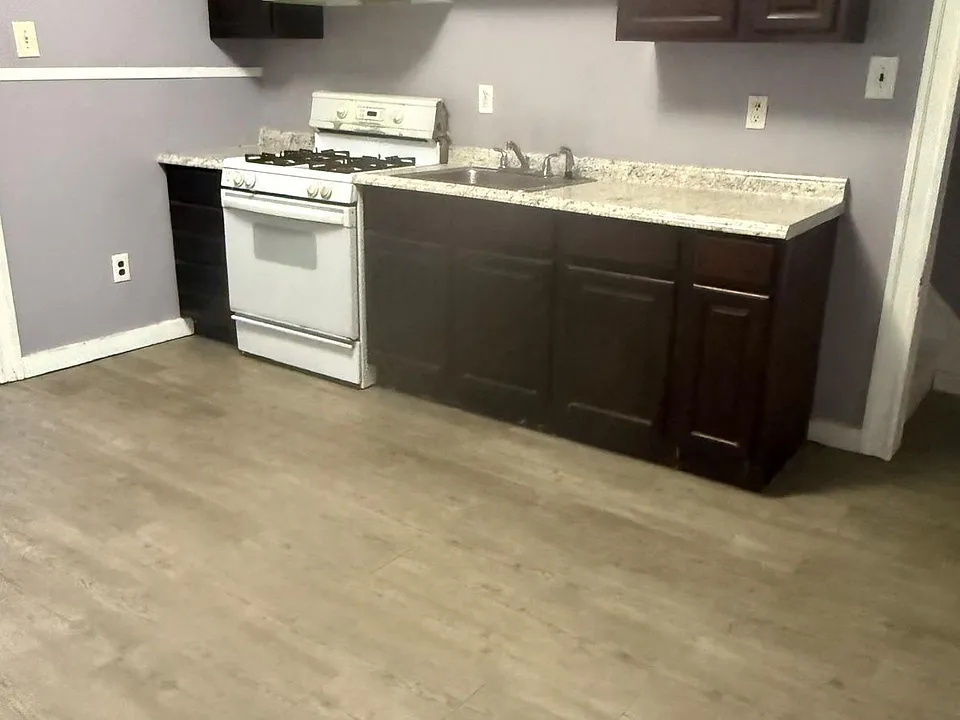 126 Logan St #1