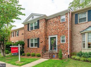 9446 Park Hunt Ct, Springfield, VA 22153