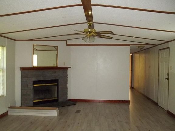 4th image of 107 Autumn Wood Ln #0