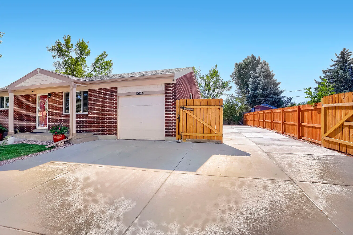 4 bed, 1700 sqft, $3,000 — Photo 3