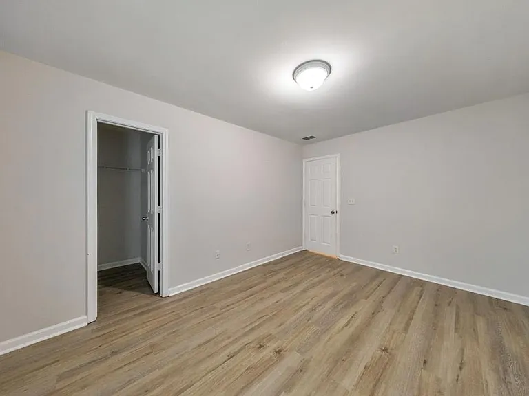 2830 Mayfair Dr — Photo 27