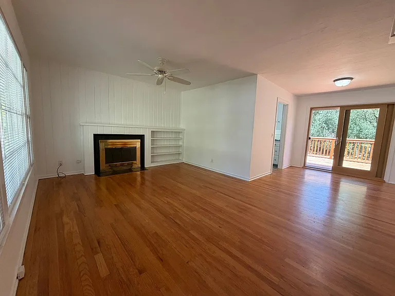 6039 Van Alstine Ave — Photo 16