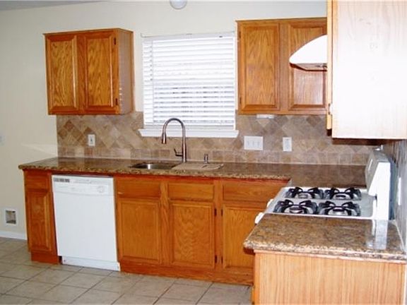 Kitchen - view 2