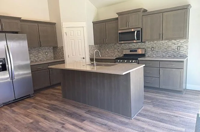 20587 Rolen Ave — Photo 9