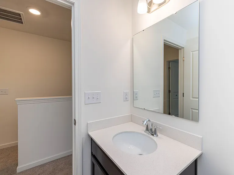461 Kinnerton Pl — Photo 17