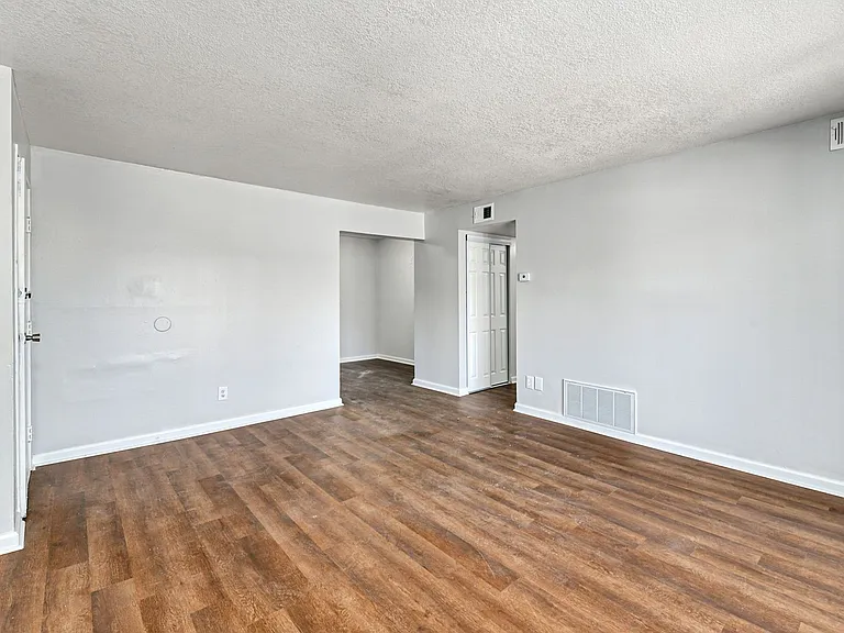 Legend Oaks Gated Community — Photo 49