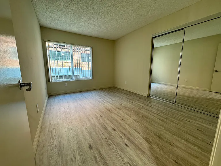 10911 Rochester Ave #103 — Photo 8