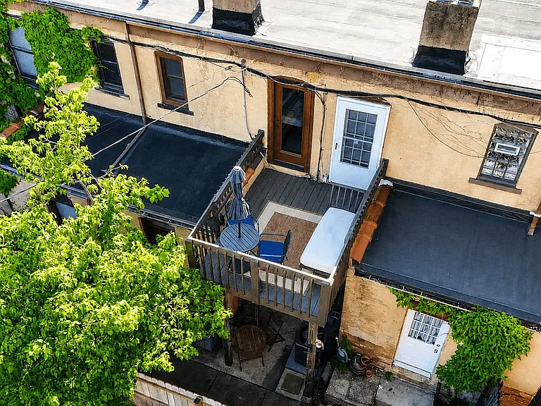 982 Highland St — Photo 23