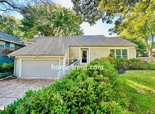 8600 Alden Ln, Lenexa, KS 66215