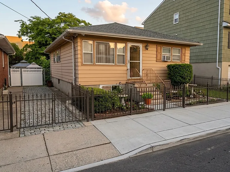 10 Emerson Ave — Photo 1