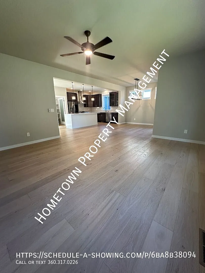 Spacious 5-Bedroom + Office Near Hicks Lake — Photo 2