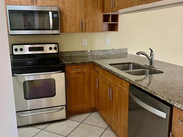 6426 EMERALD DUNES Drive #206, West Palm Beach, FL 33411