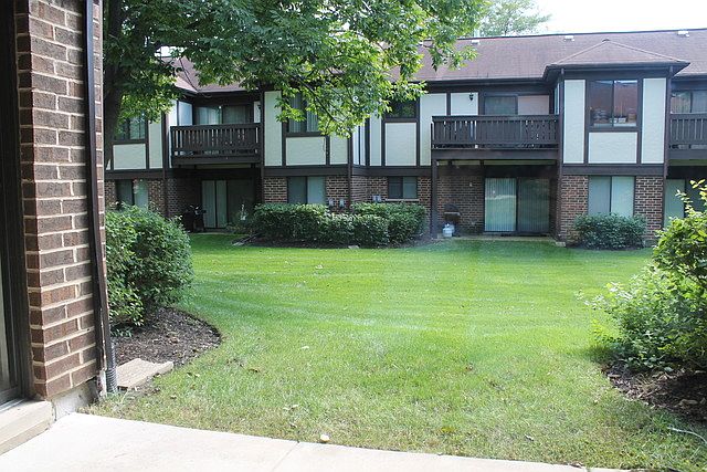 2nd image of 925 E Coach Rd Unit 5