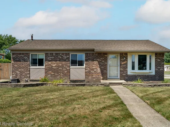 15707 Diane St, Clinton Township, MI 48038