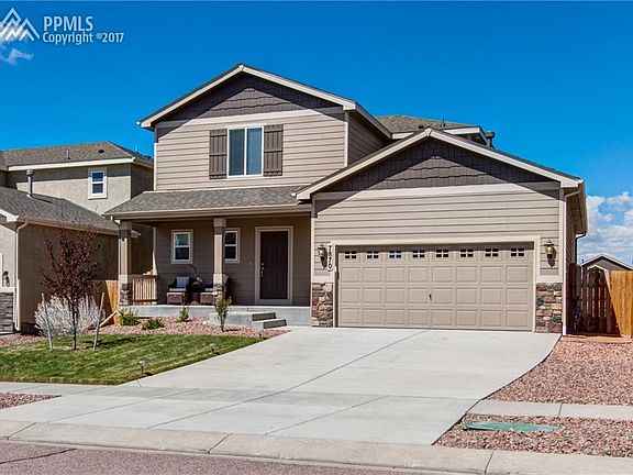 CHARMING HOME WITH WELCOMING PORCH