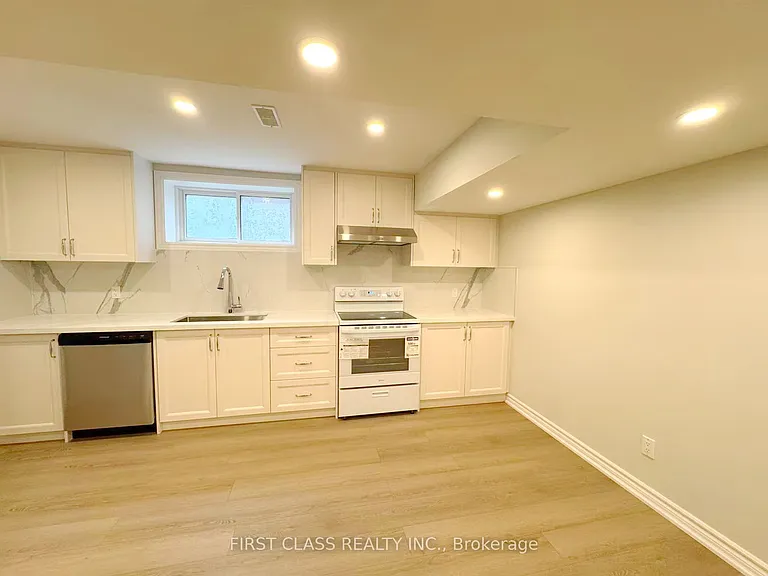 1353 Myron Dr #LOWER — Photo 30