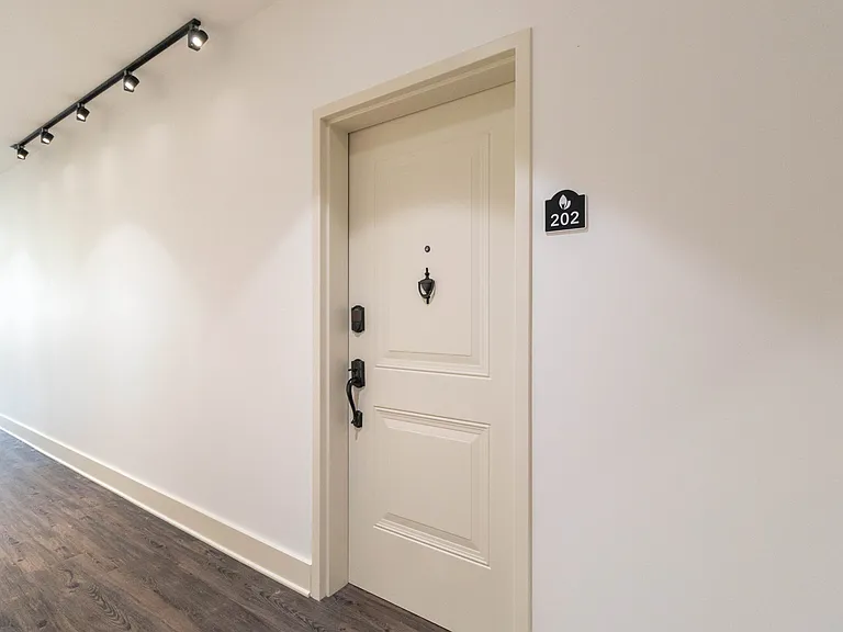 1120 Franck St — Photo 11