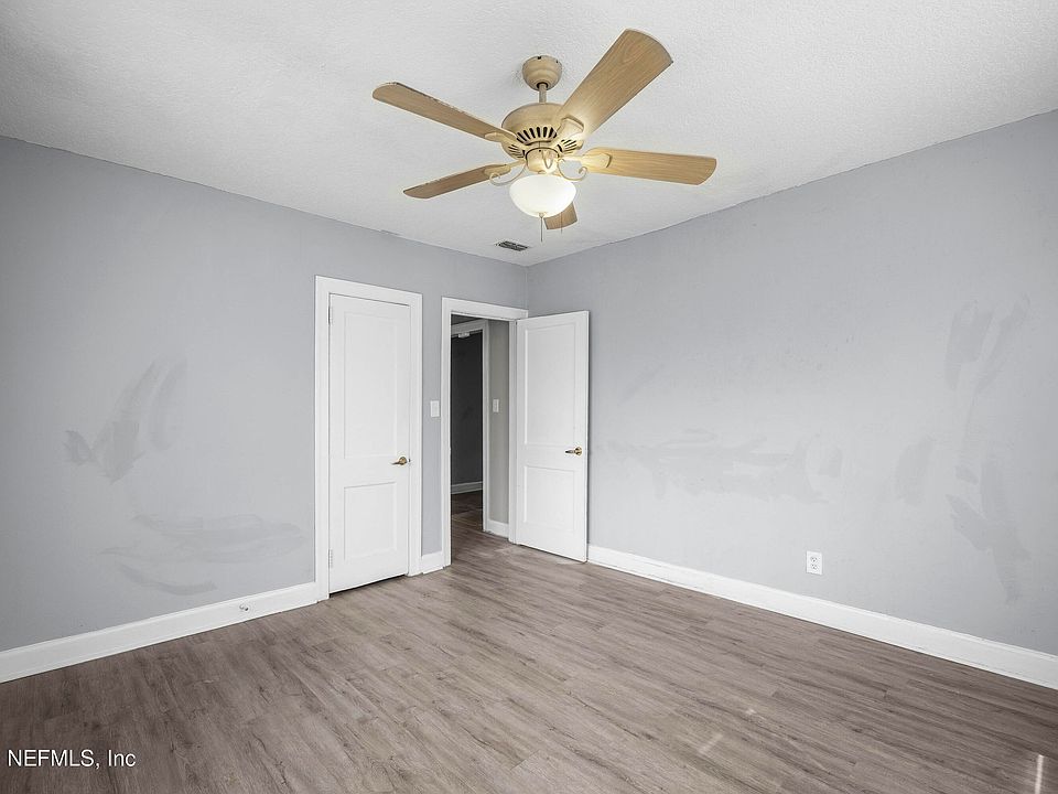 14th image of 1585 W 15TH Street