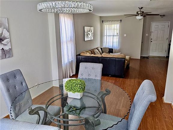 4th image of 107 Lombard Dr