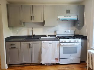 33 Holcomb Ave APT 2, Stamford, CT 06906