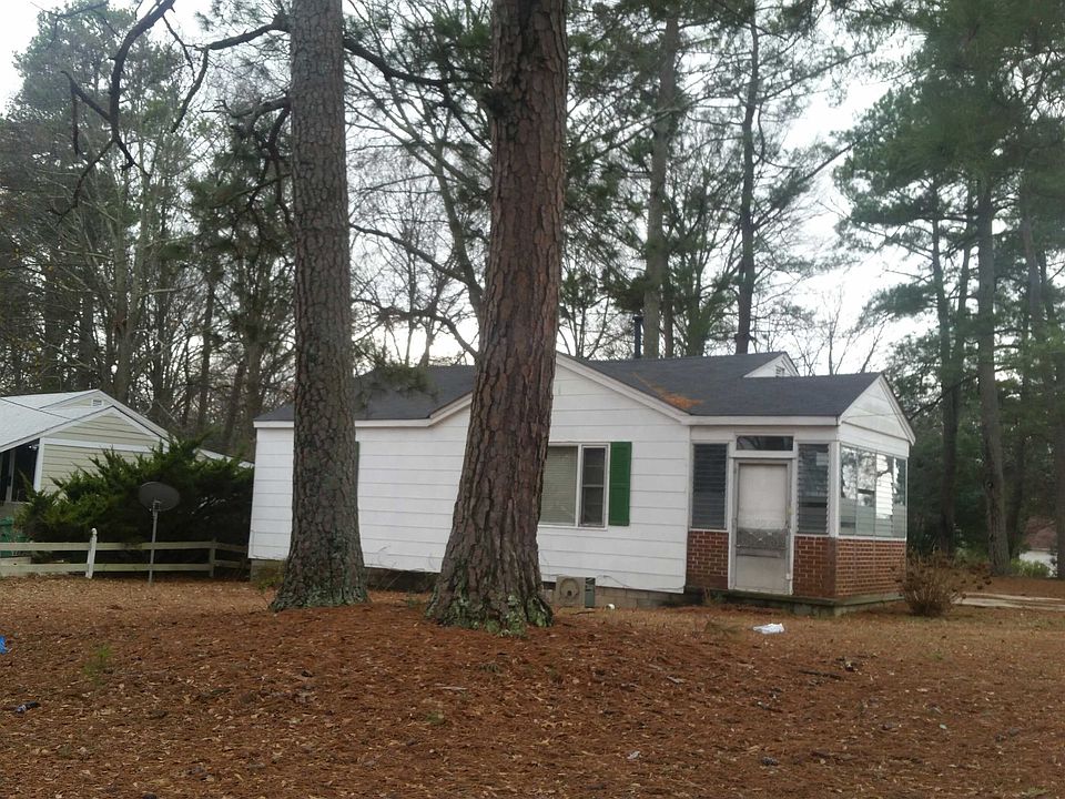 2nd image of 4691 Derry St
