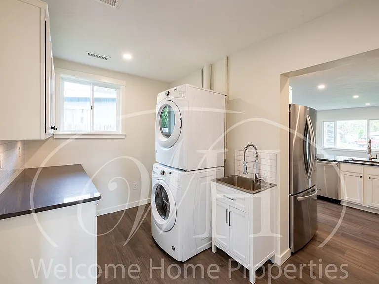 1335 Monroe St — Photo 10