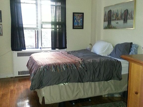 5th image of 3015 Riverdale Ave APT 4L