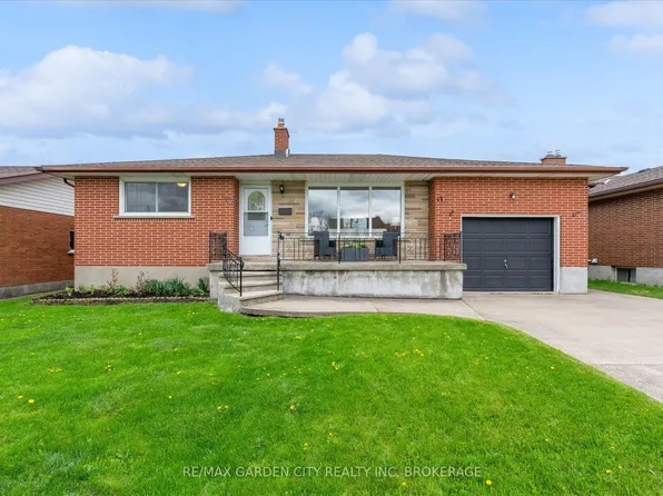 17 Saint Charles Dr, Thorold, ON L2V 2W3