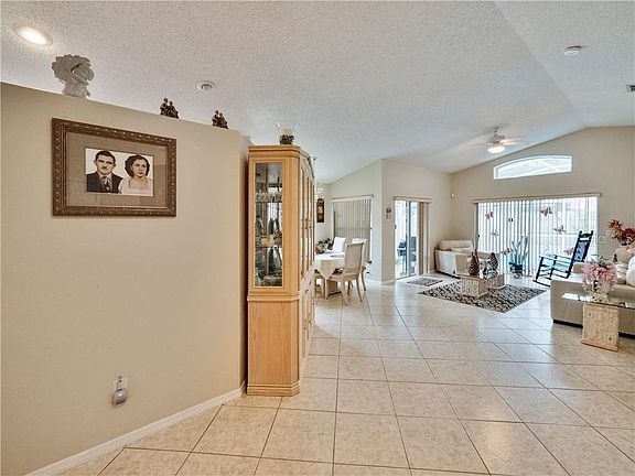 5th image of 3205 Townsend Ct