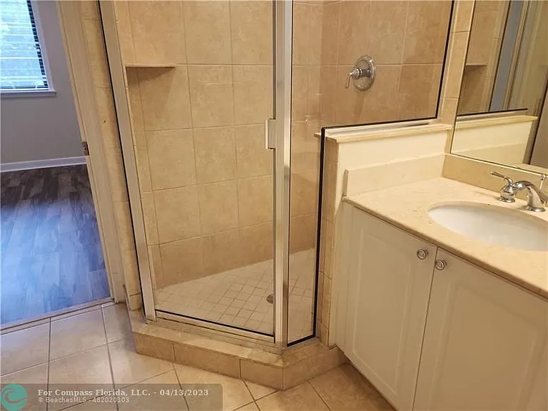 6094 Live Oak Ct #A — Photo 8