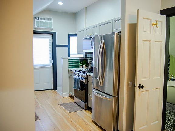 4th image of 4174 Cass St #1-B