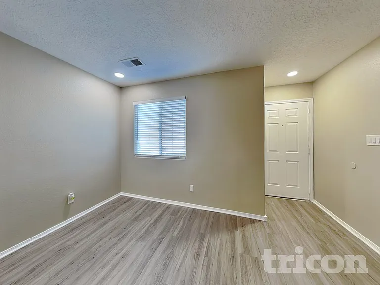 6407 Black Hawk Dr NE — Photo 13