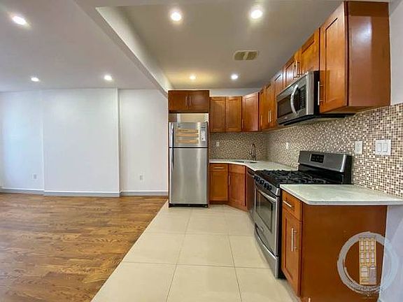 3rd image of 688 Halsey St #4A